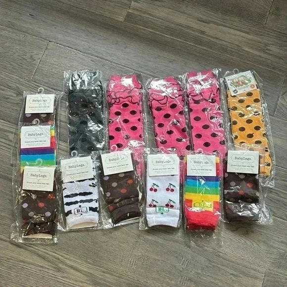 ✨🆕Baby Legs🆕✨Leg warmers for babies and toddlers ✨13 pairs✨